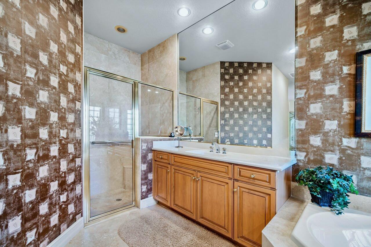 ISLES AT HUNTERS RUN - Residential