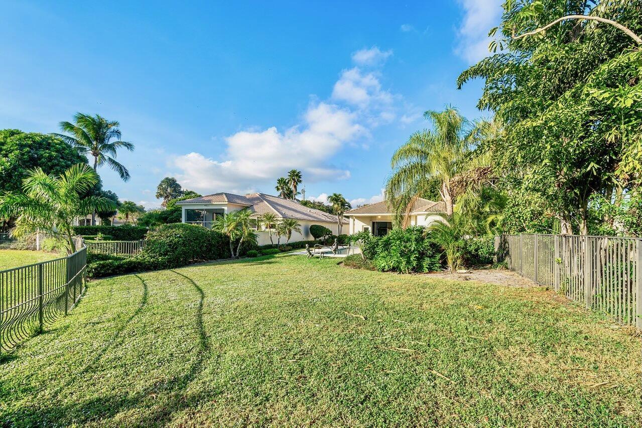 ISLES AT HUNTERS RUN - Residential