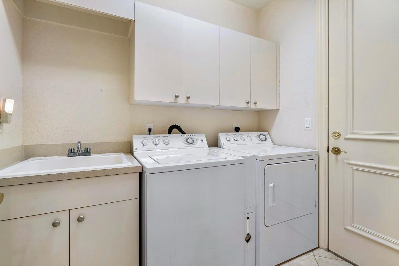 ISLES AT HUNTERS RUN - Residential