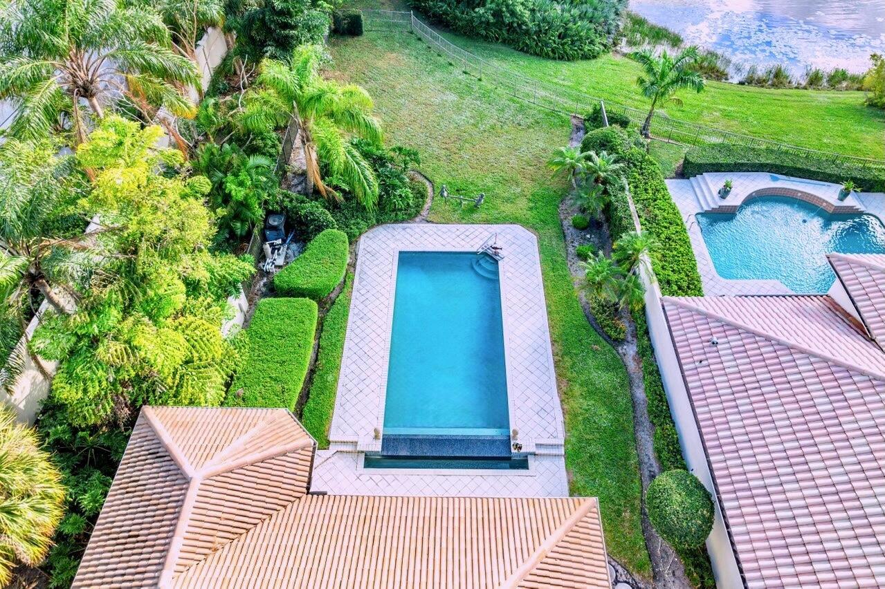 ISLES AT HUNTERS RUN - Residential