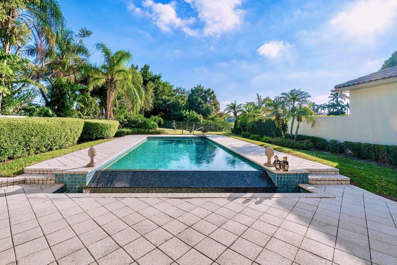 ISLES AT HUNTERS RUN - Residential