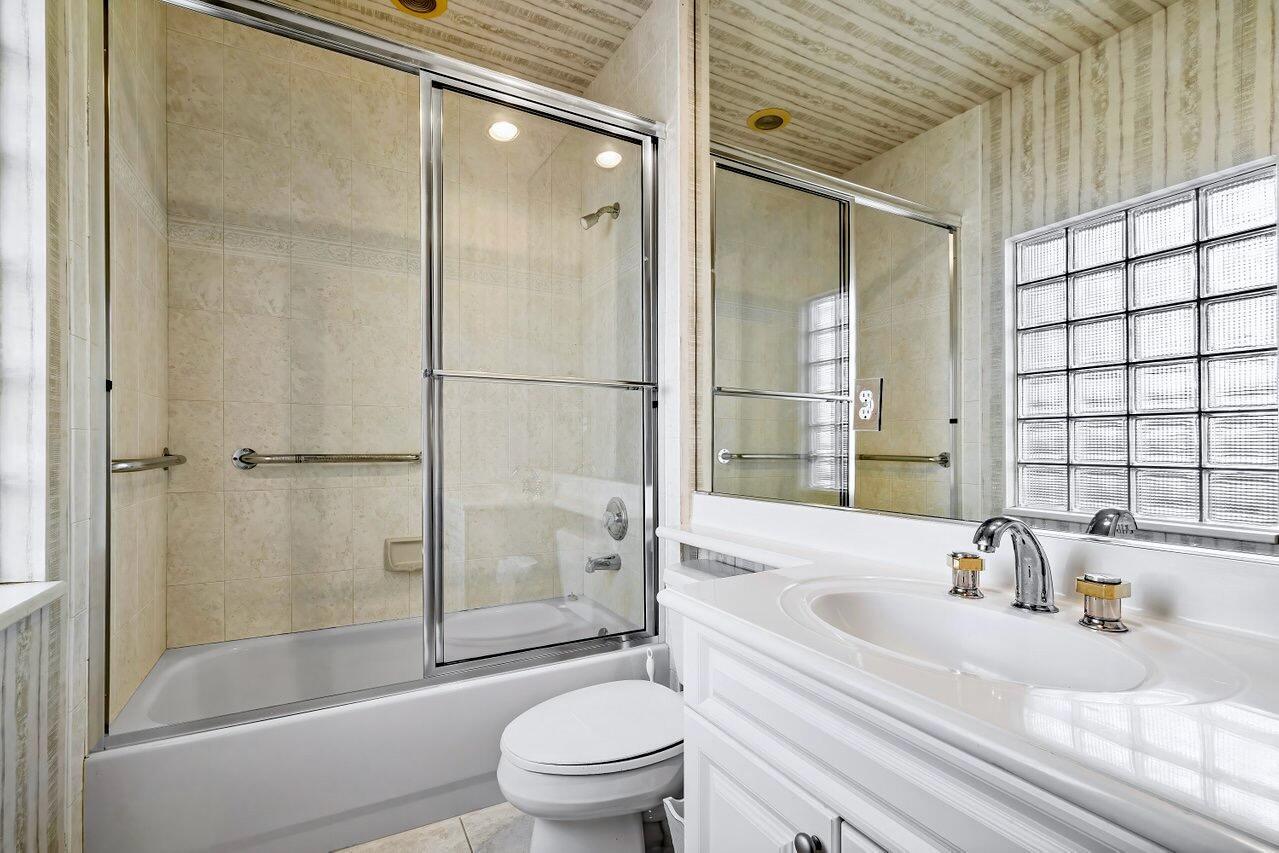 ISLES AT HUNTERS RUN - Residential