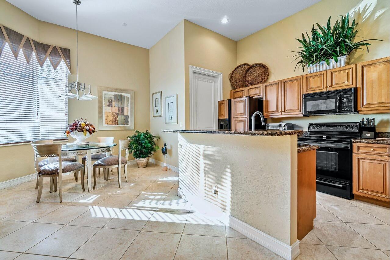 ISLES AT HUNTERS RUN - Residential