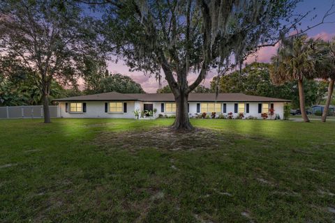 2900 Grove Drive Fort Pierce FL 34981