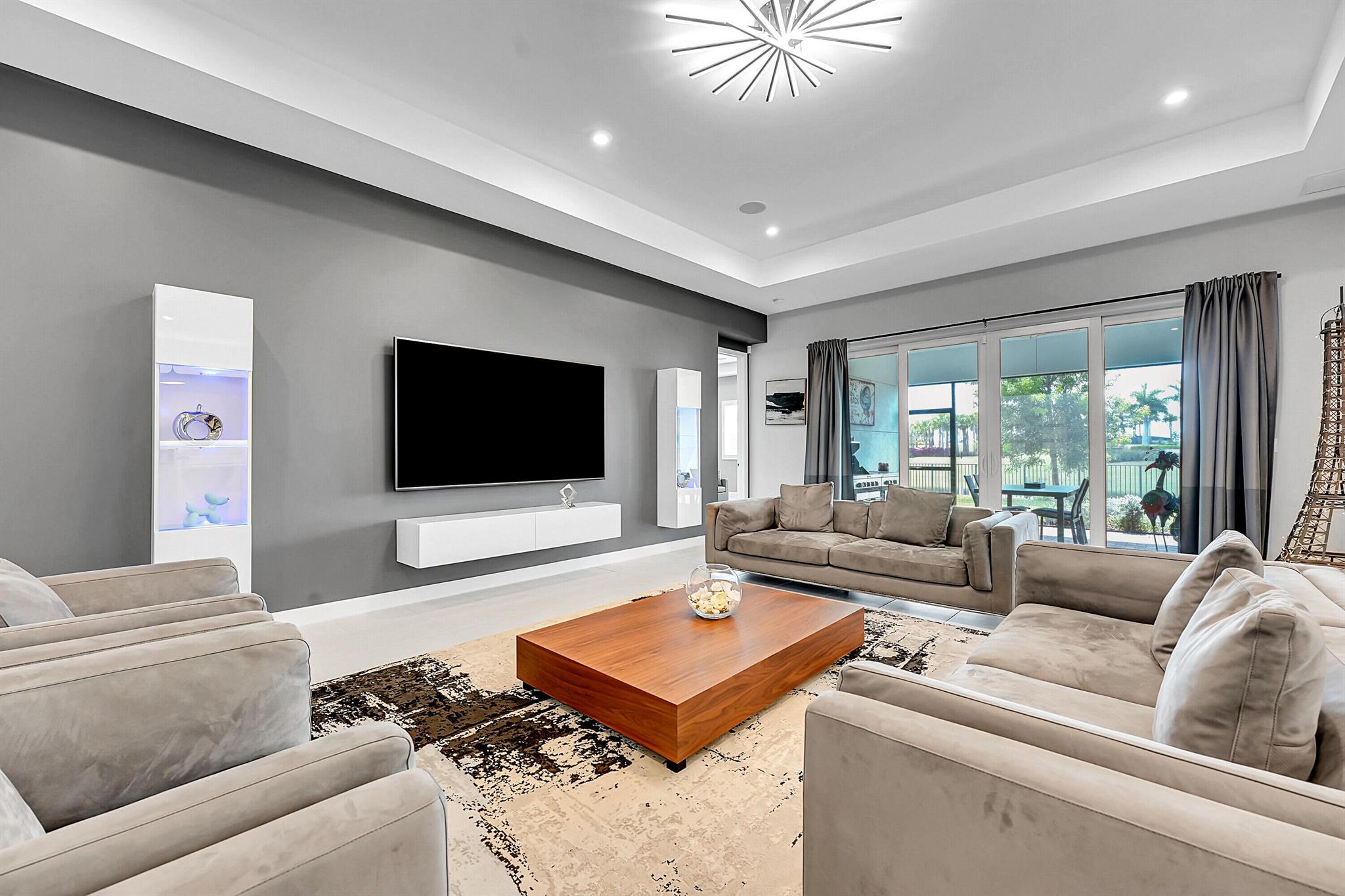 TELARO AT SOUTHERN GROVE - Residential