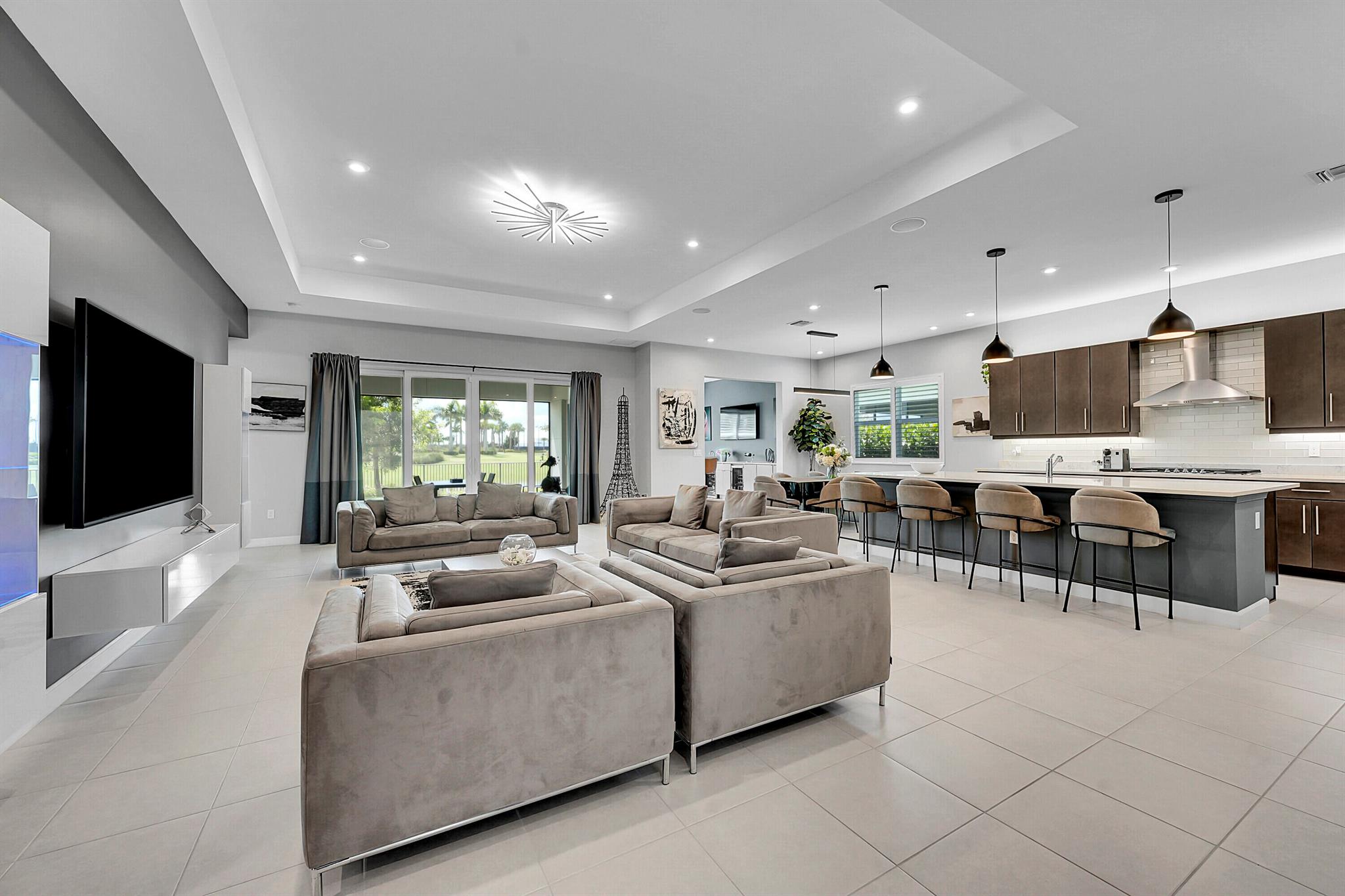TELARO AT SOUTHERN GROVE - Residential
