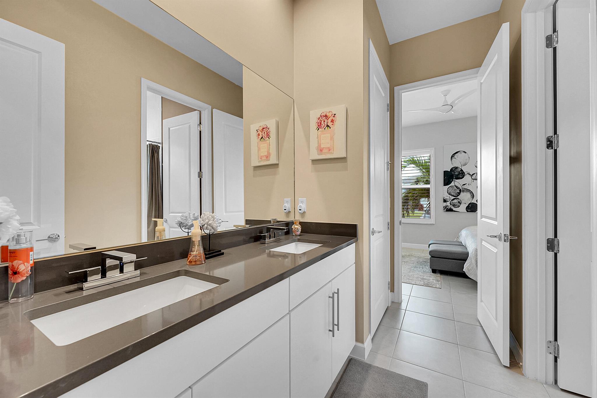 TELARO AT SOUTHERN GROVE - Residential