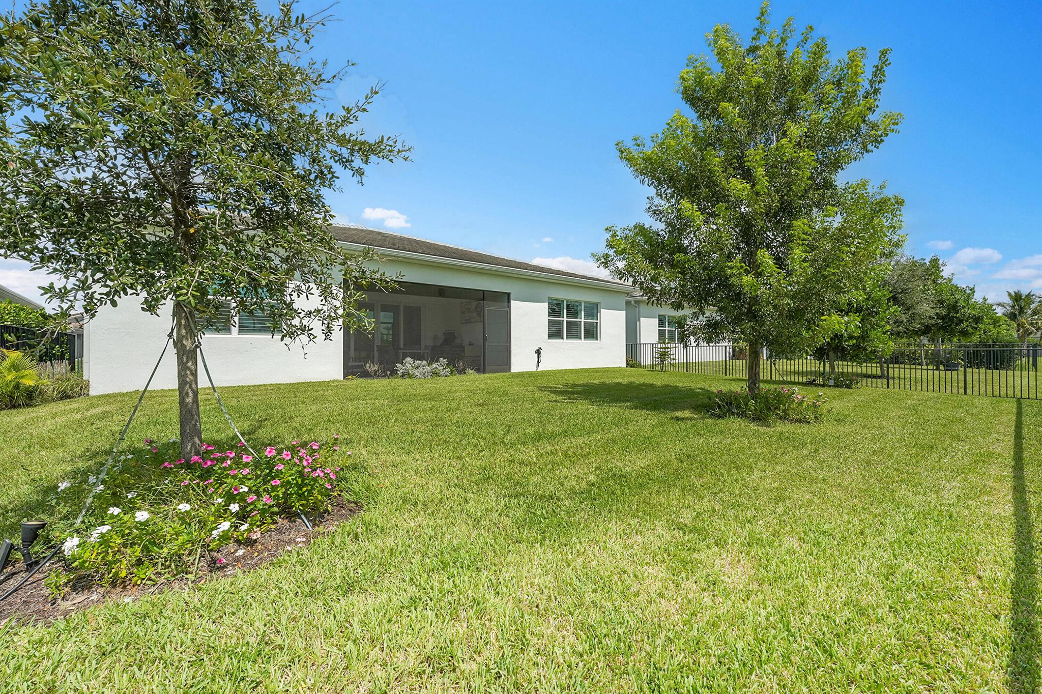 TELARO AT SOUTHERN GROVE - Residential