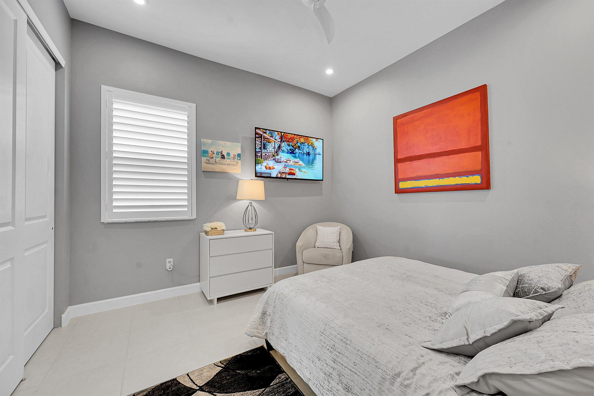TELARO AT SOUTHERN GROVE - Residential