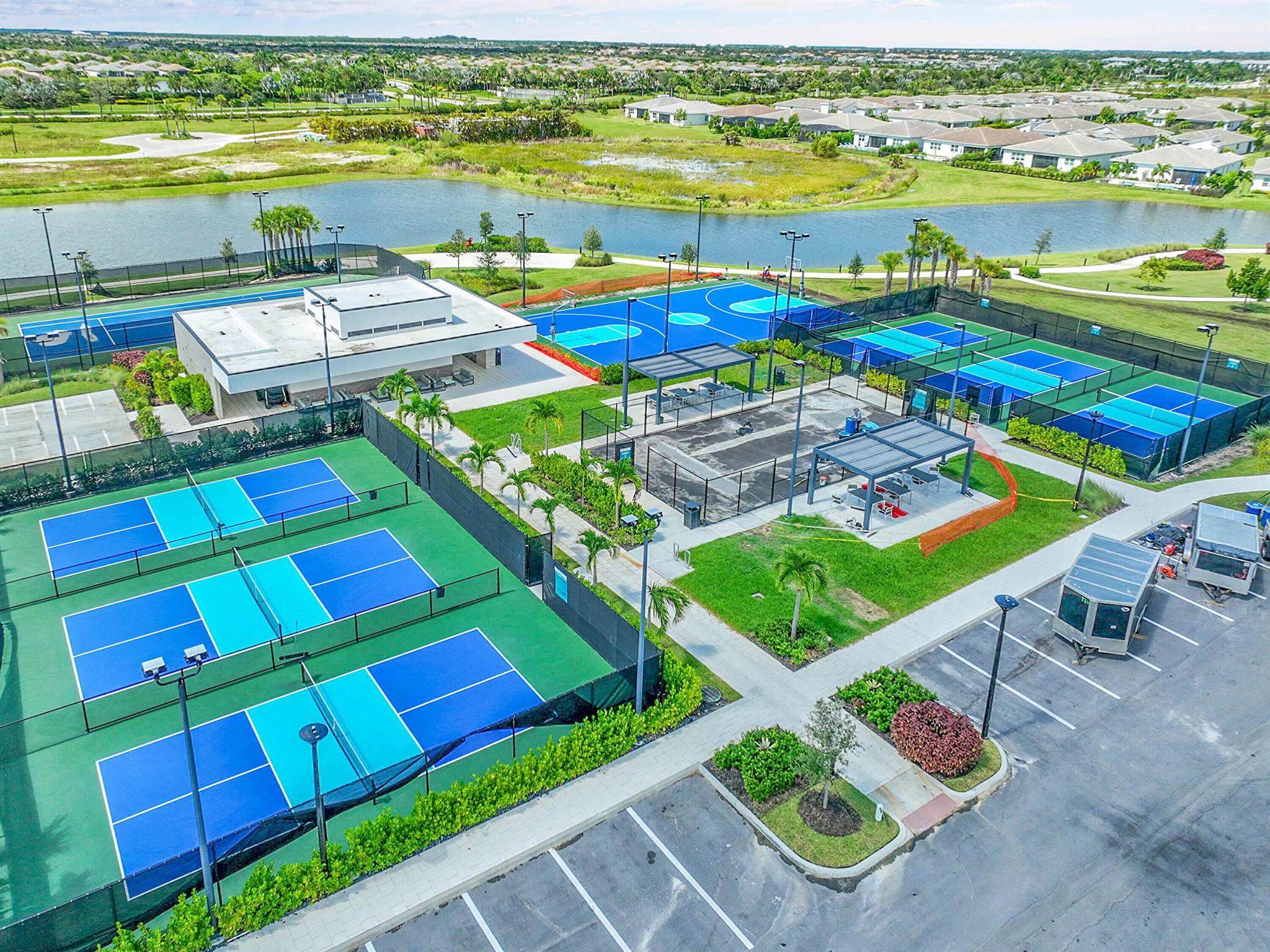 TELARO AT SOUTHERN GROVE - Residential