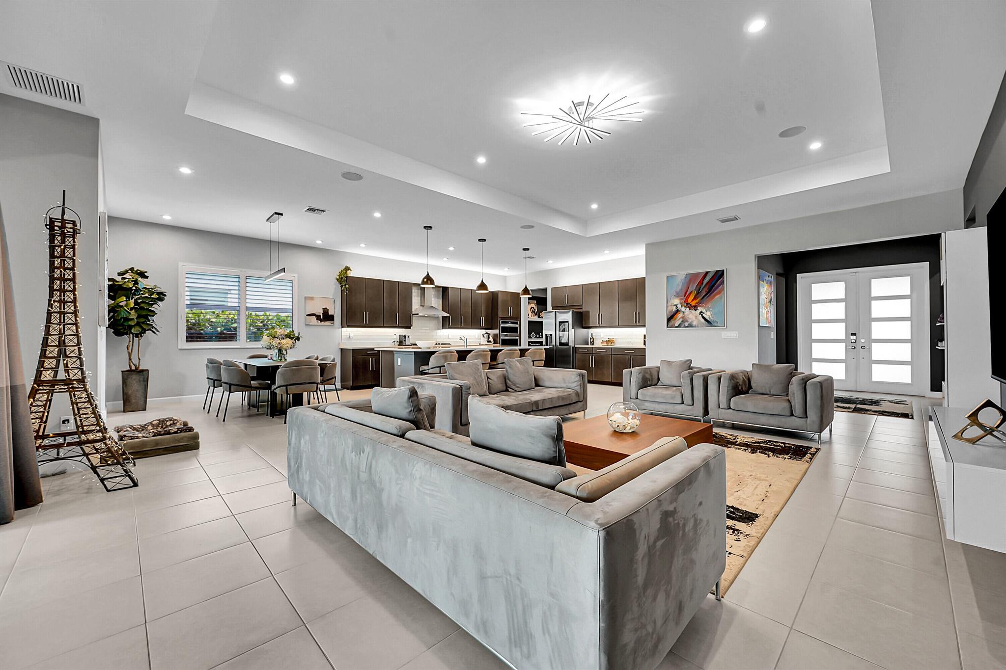 TELARO AT SOUTHERN GROVE - Residential