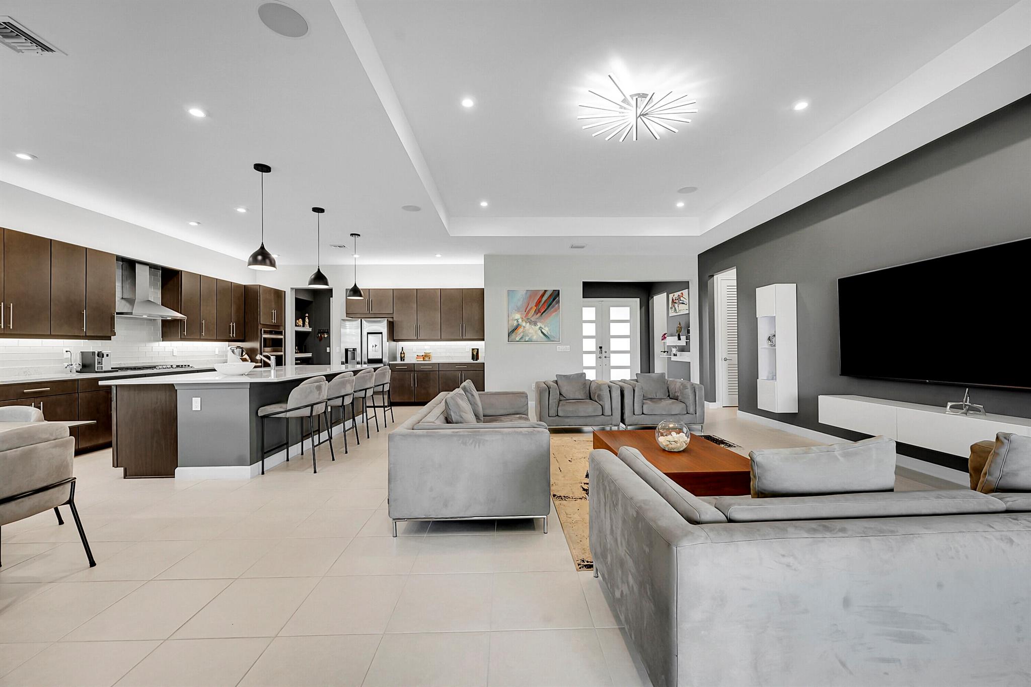 TELARO AT SOUTHERN GROVE - Residential