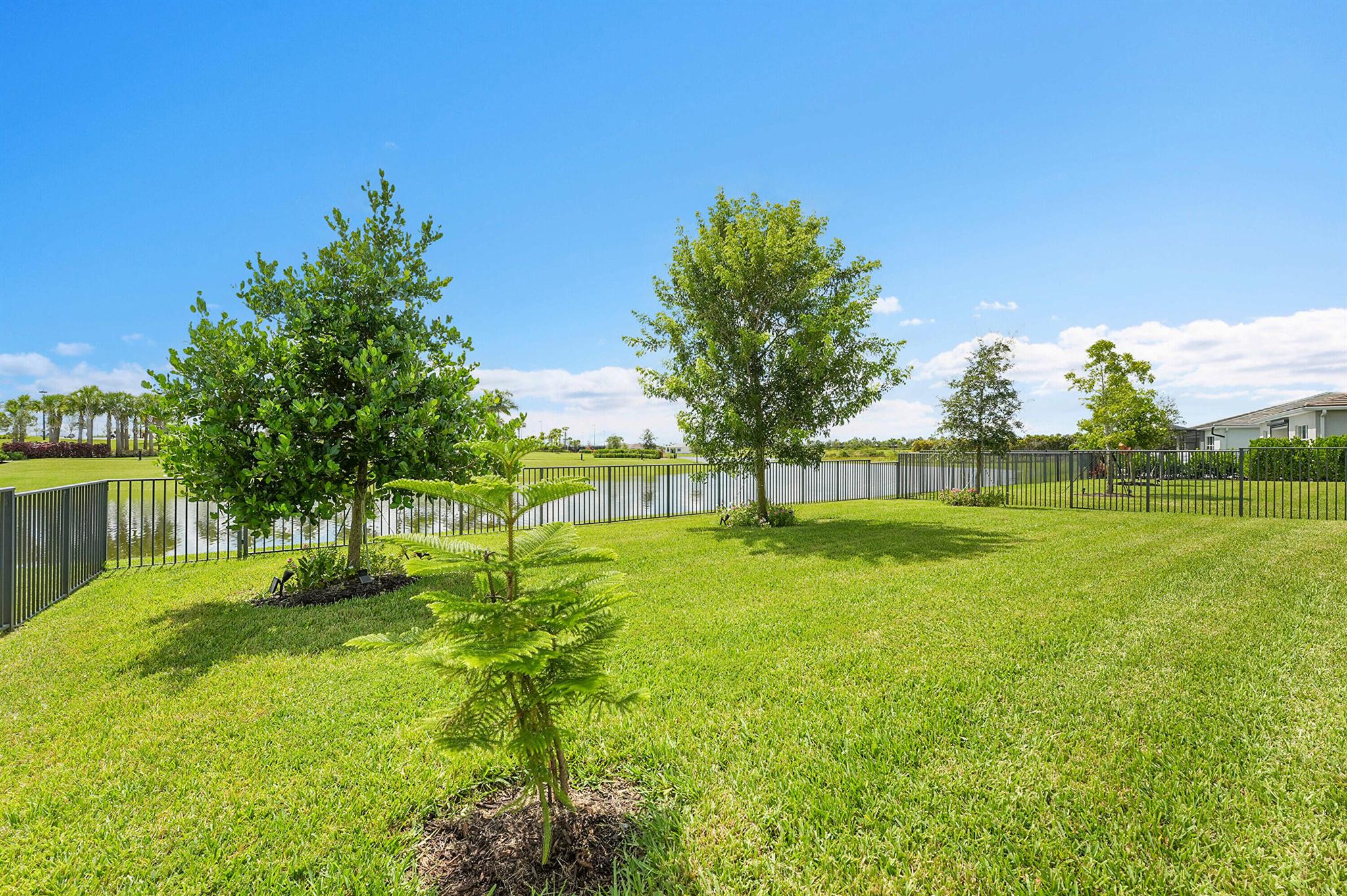 TELARO AT SOUTHERN GROVE - Residential