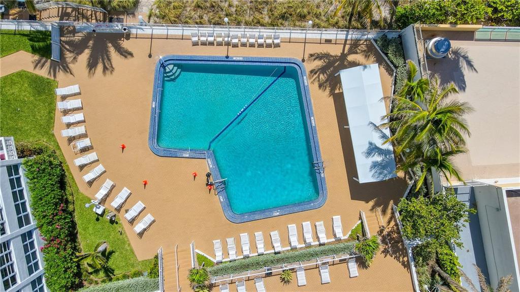 OCEAN SUMMIT - Residential