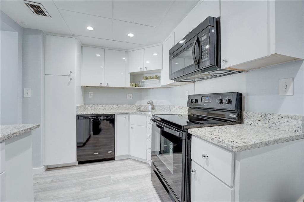 OCEAN SUMMIT - Residential