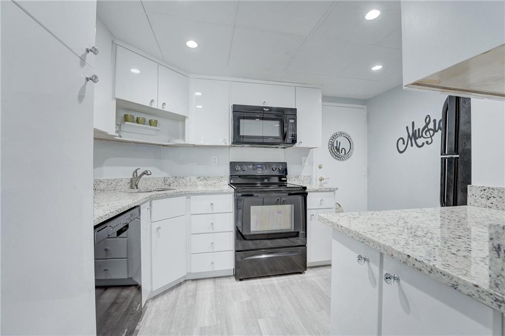 OCEAN SUMMIT - Residential