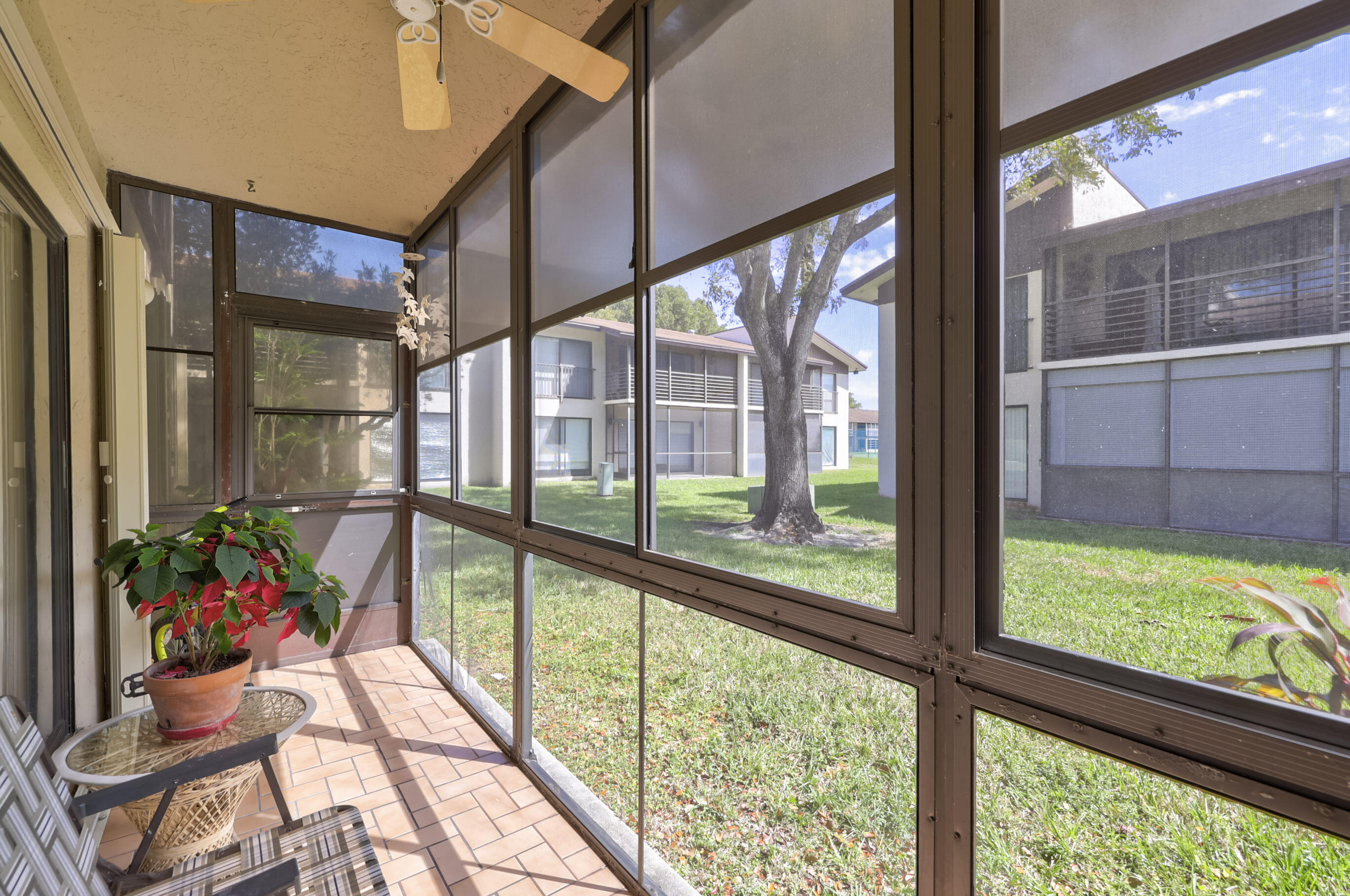 LAURELS AT MARGATE CONDO - Residential