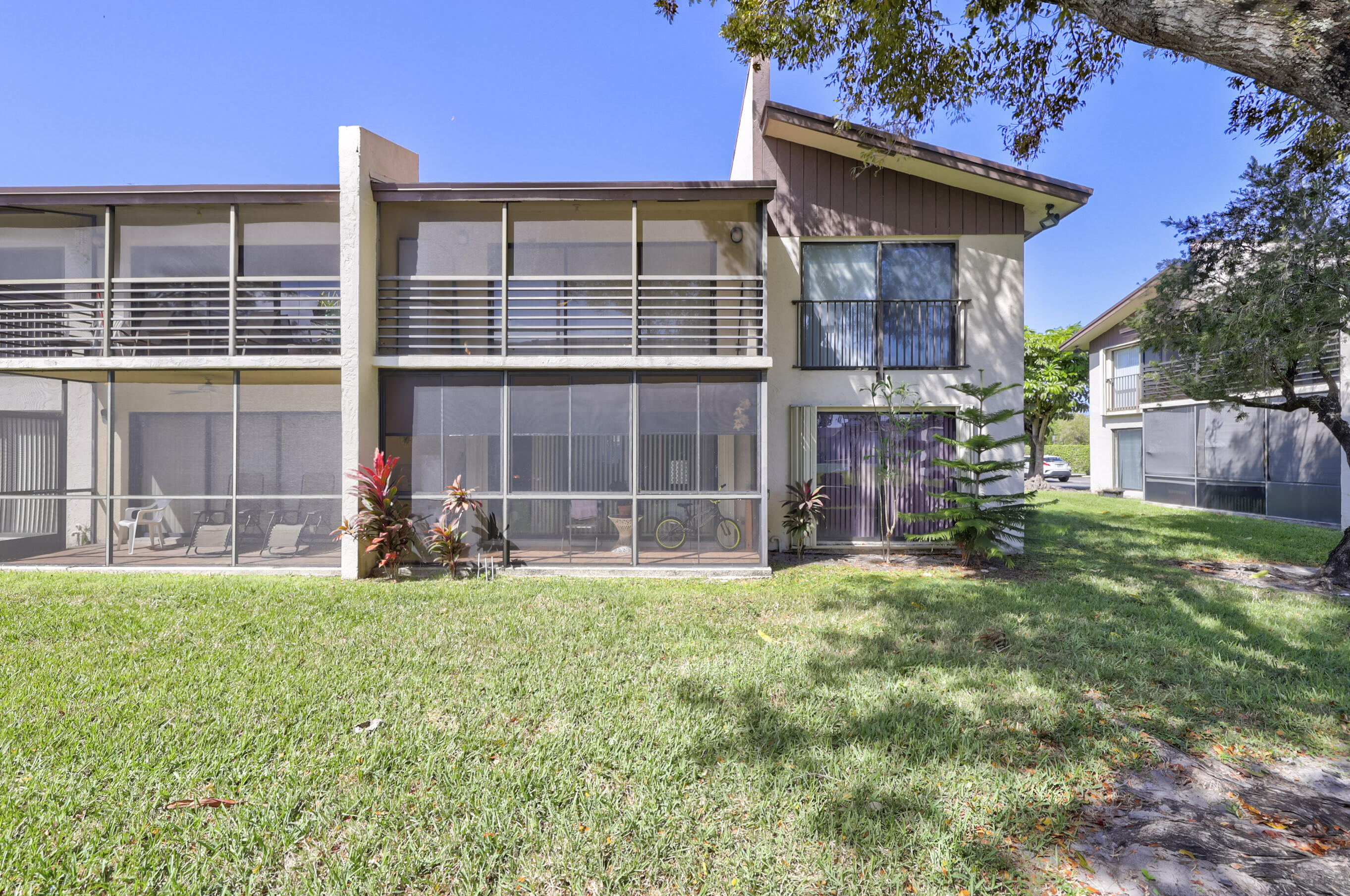 LAURELS AT MARGATE CONDO - Residential