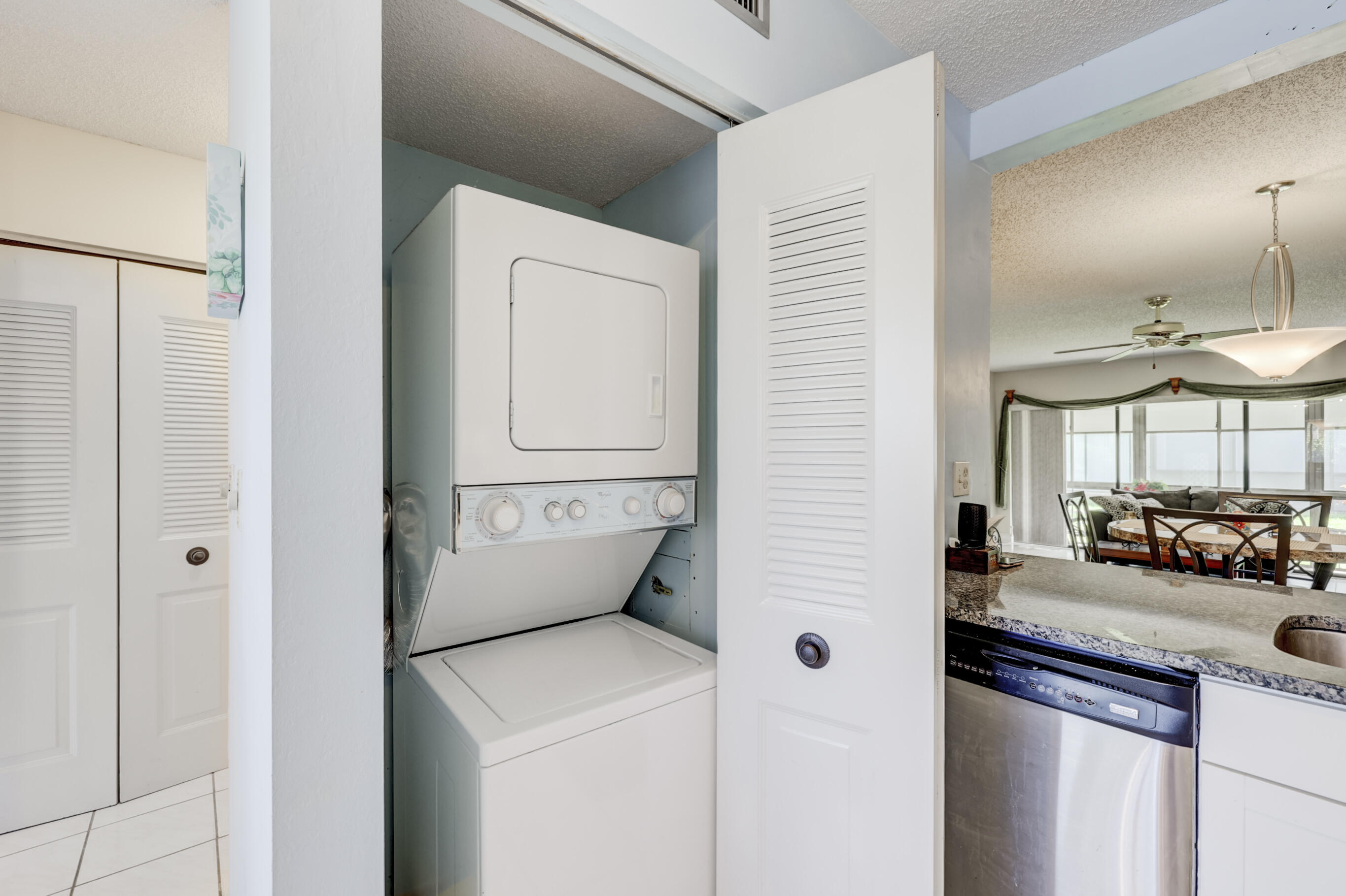 LAURELS AT MARGATE CONDO - Residential