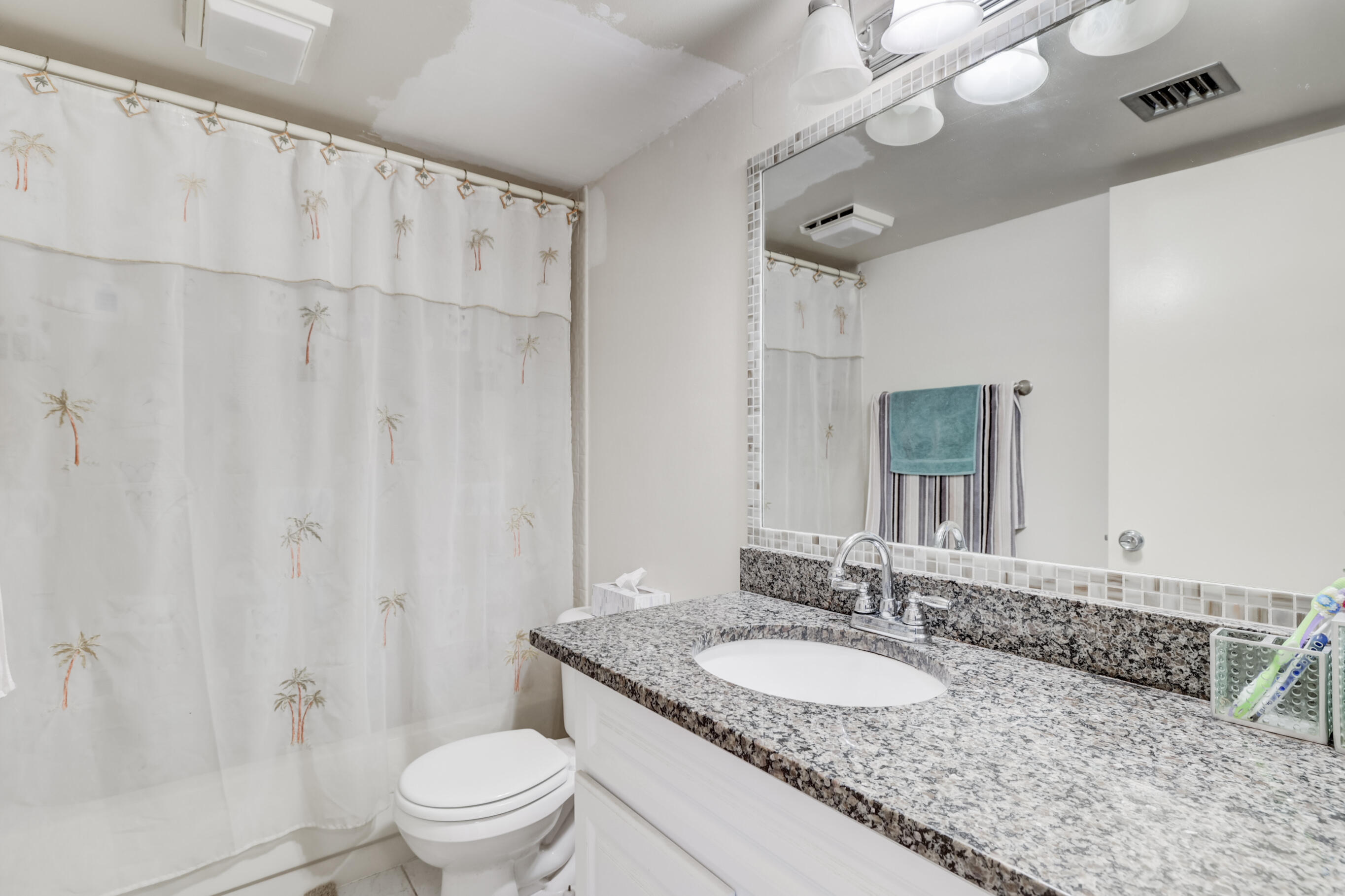 LAURELS AT MARGATE CONDO - Residential