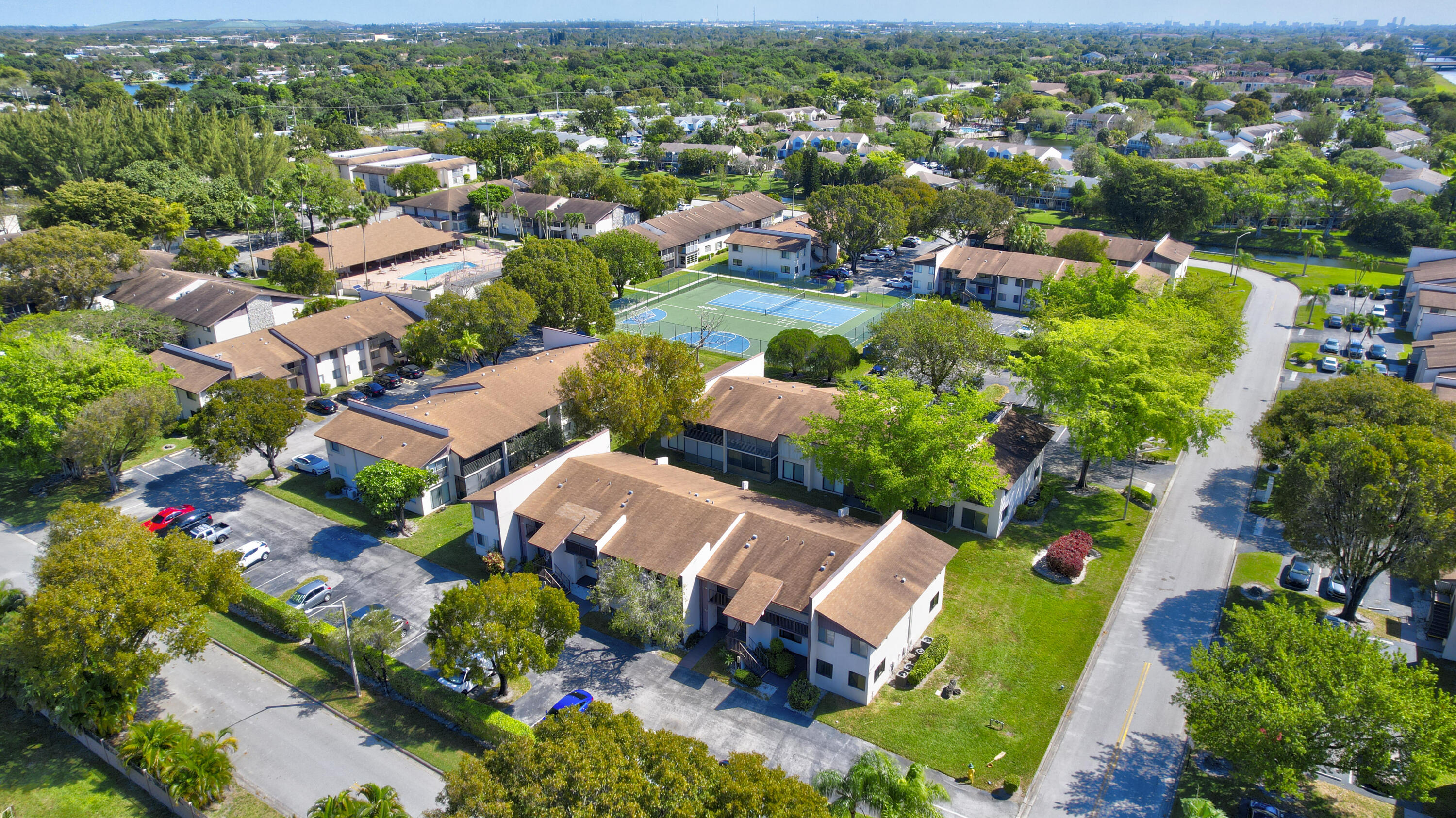 LAURELS AT MARGATE CONDO - Residential