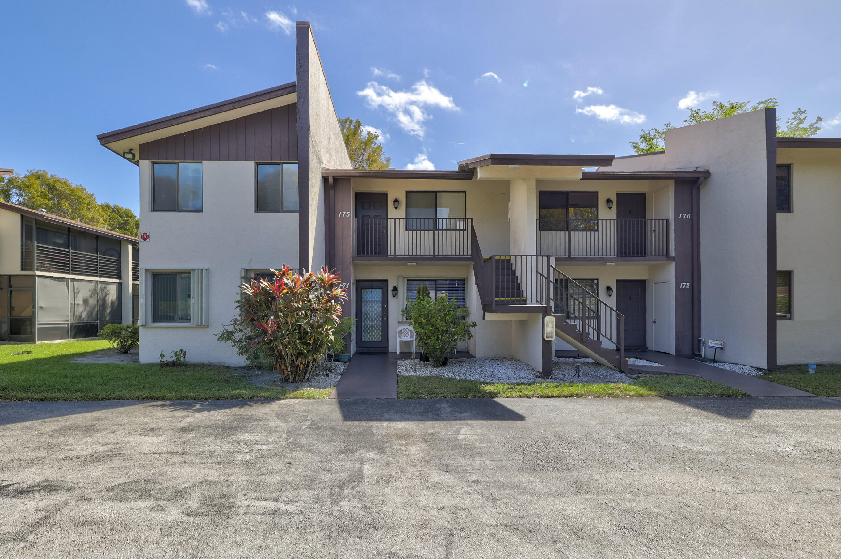 LAURELS AT MARGATE CONDO - Residential