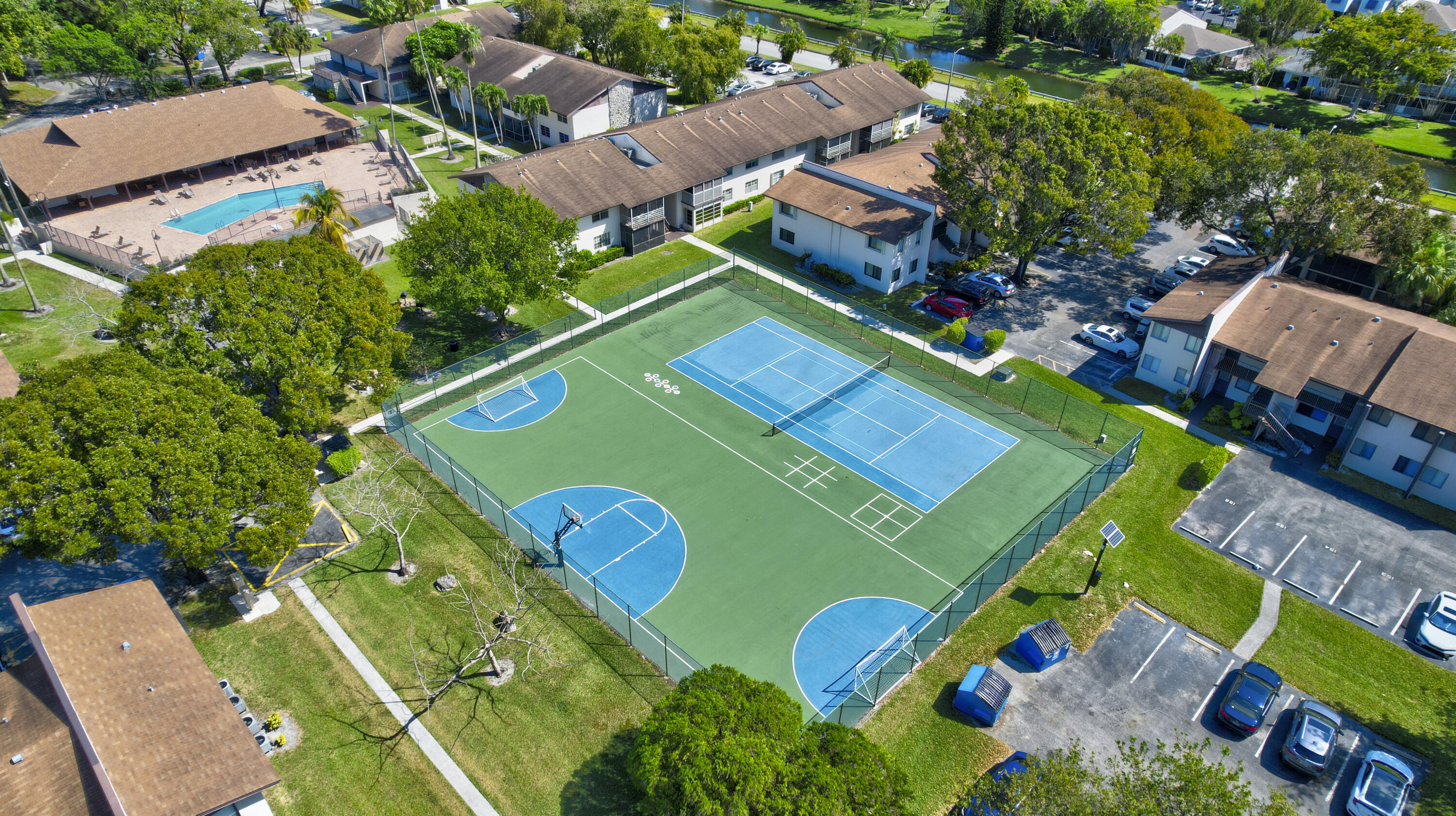 LAURELS AT MARGATE CONDO - Residential