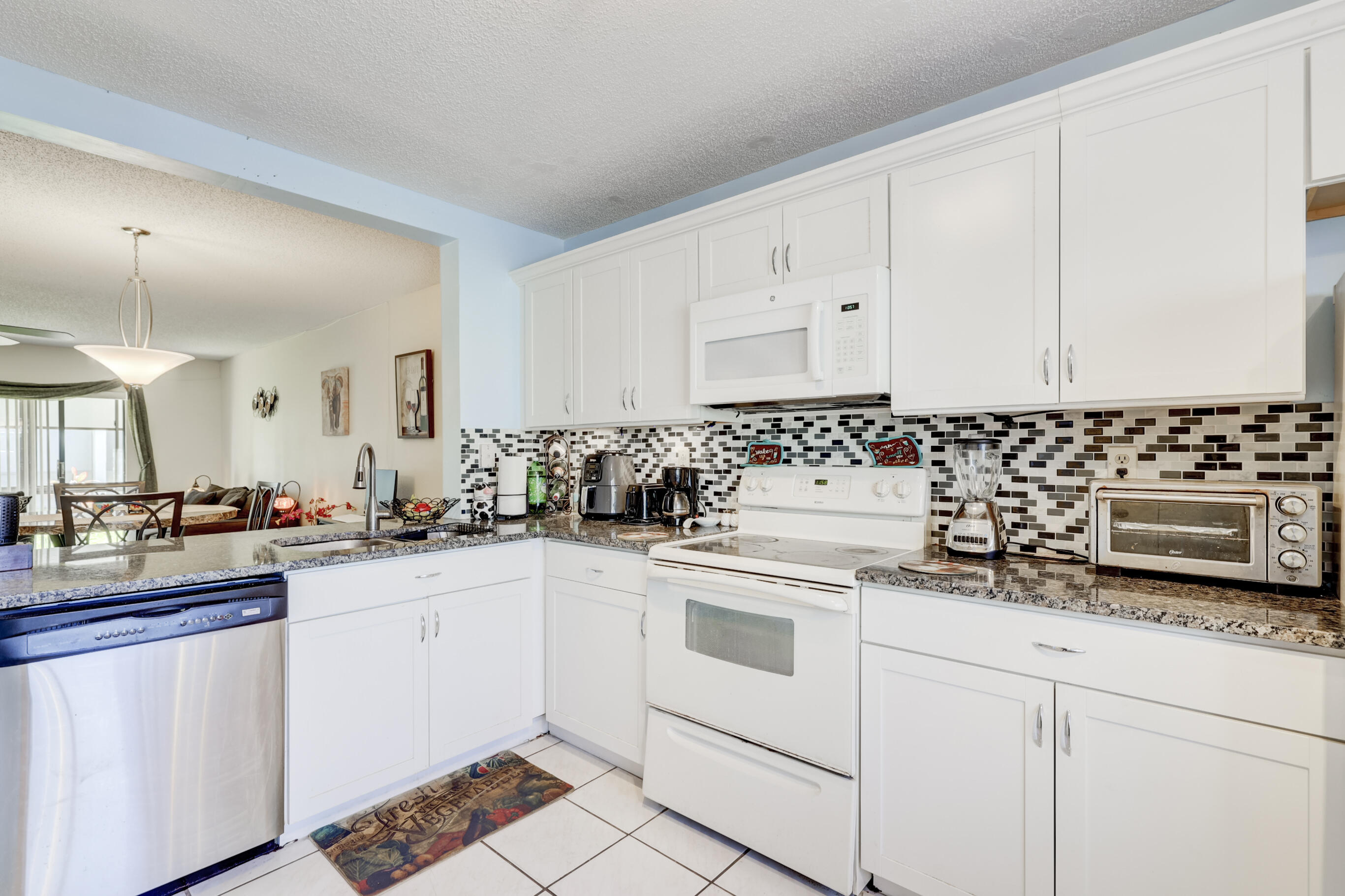 LAURELS AT MARGATE CONDO - Residential