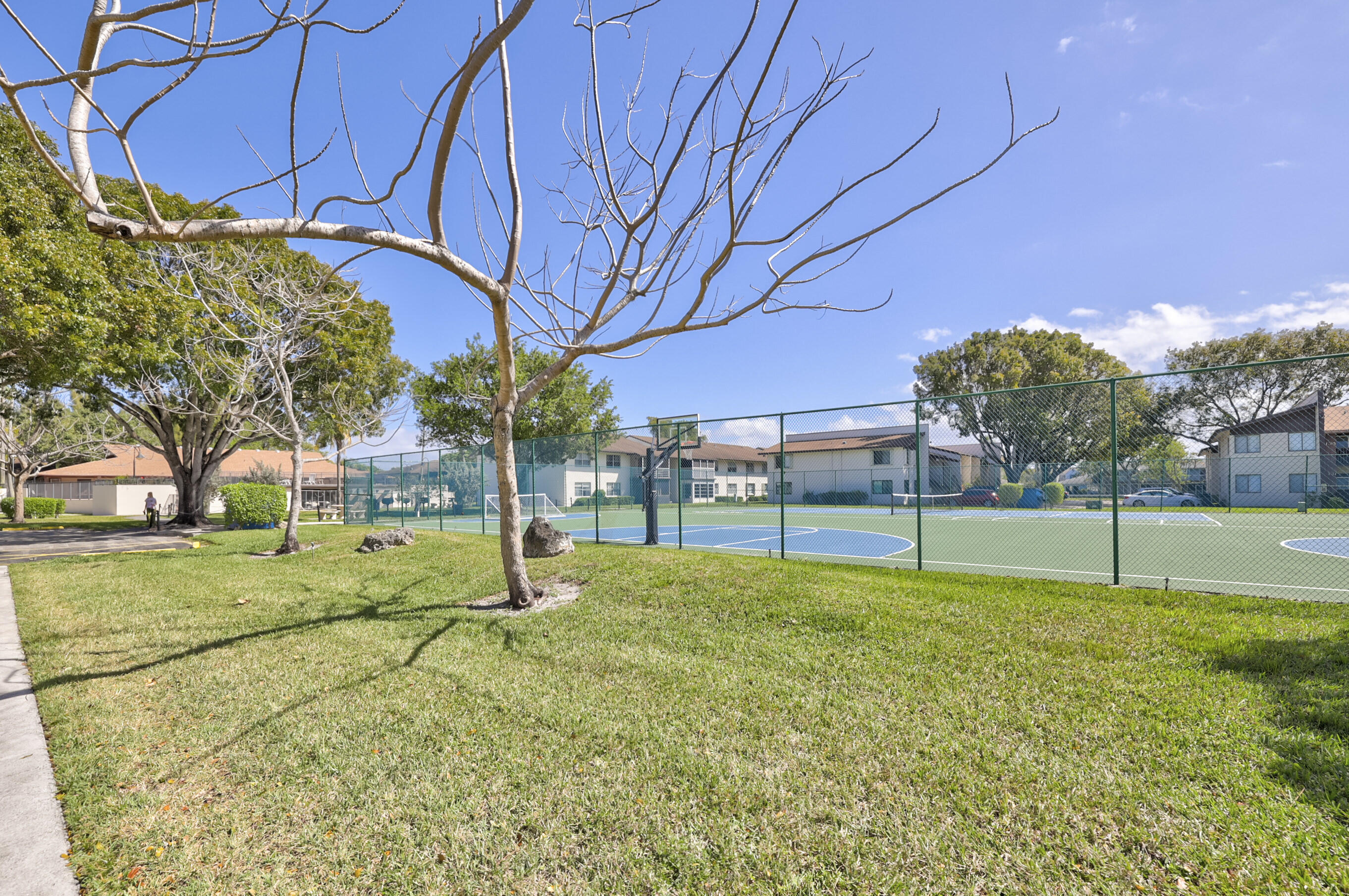 LAURELS AT MARGATE CONDO - Residential