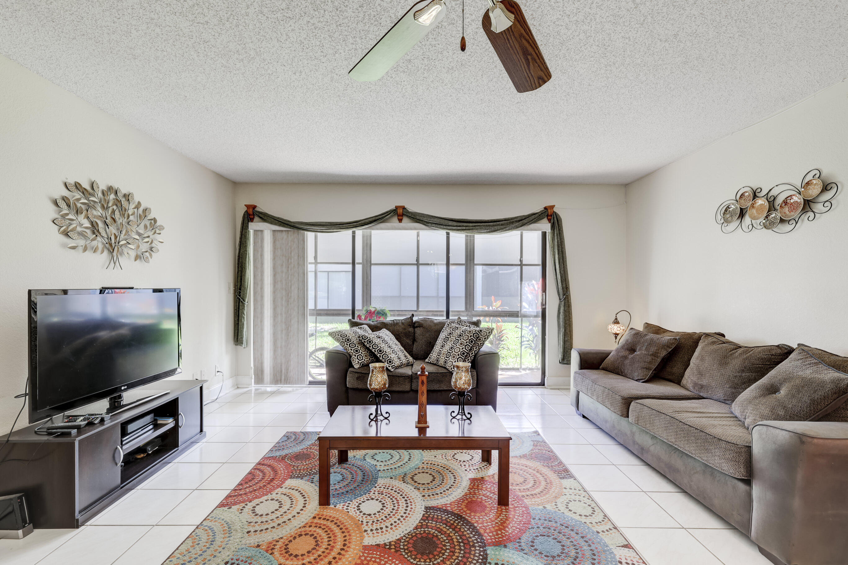 LAURELS AT MARGATE CONDO - Residential