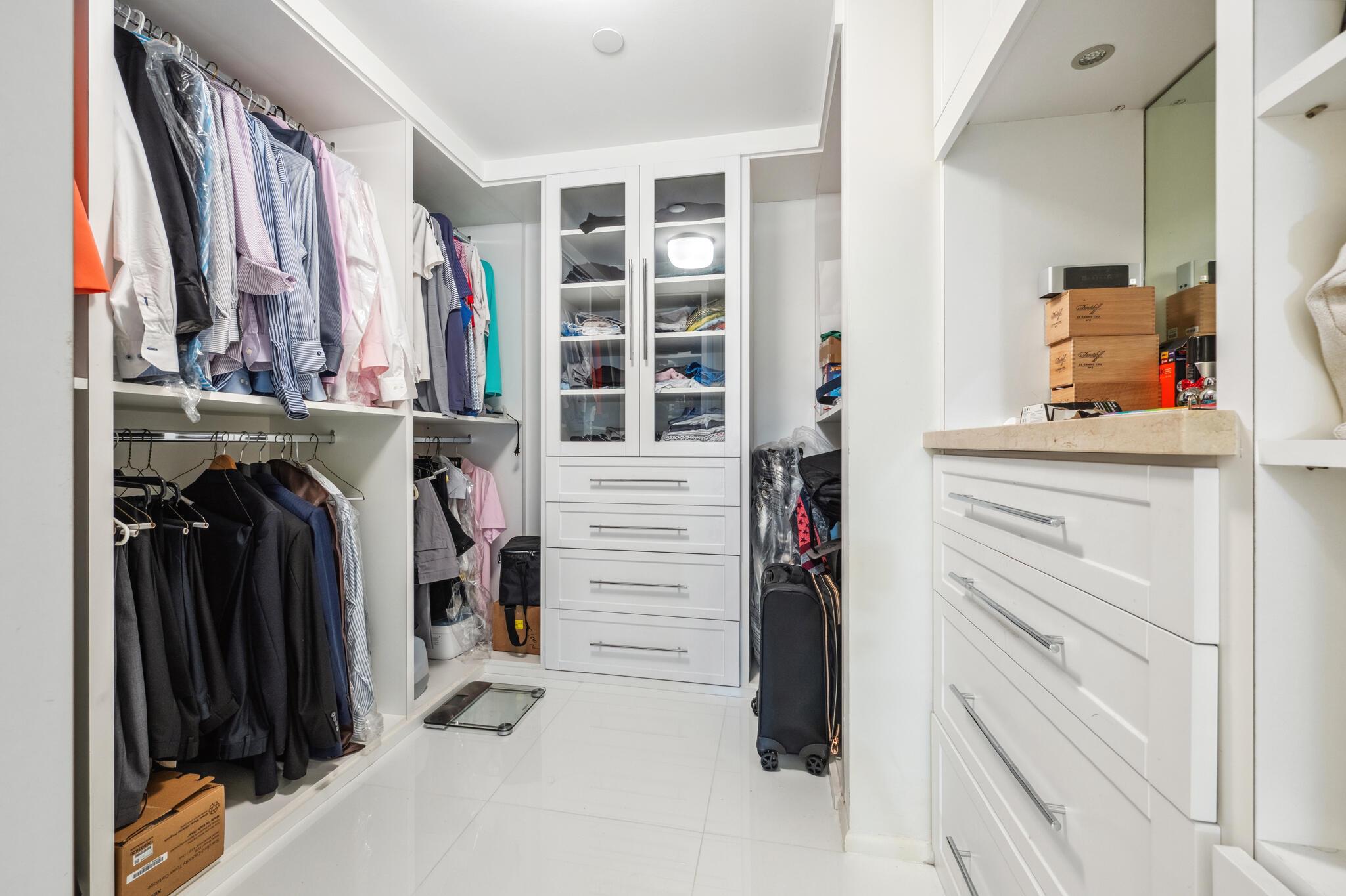 TWENTY ONE HUNDRED CONDO - Residential Lease