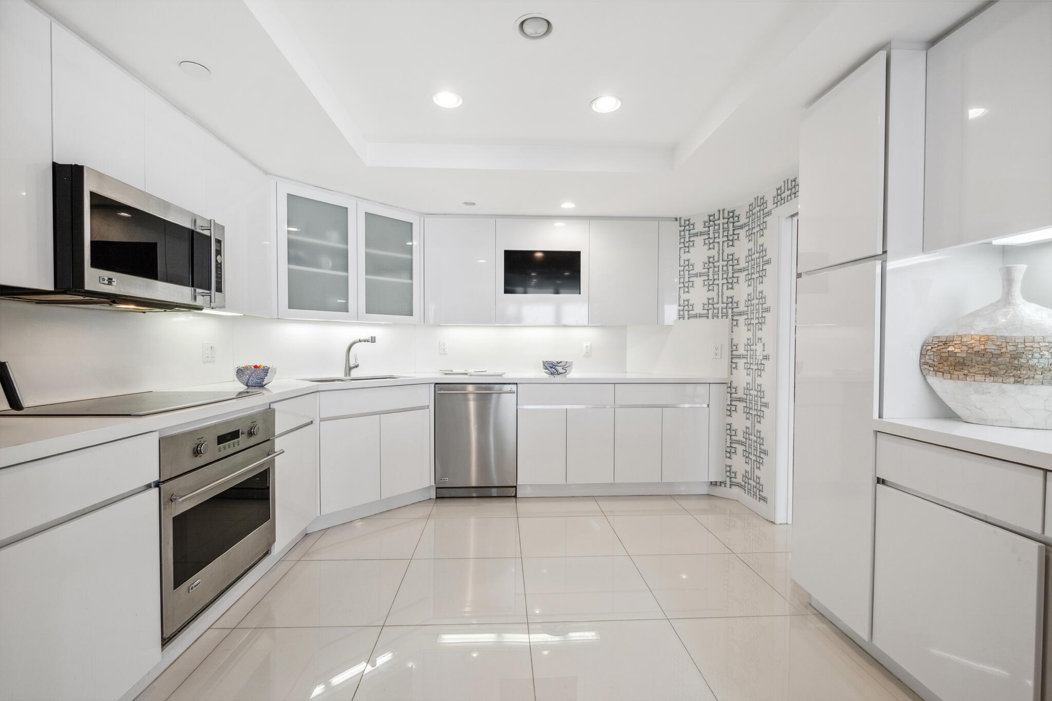 TWENTY ONE HUNDRED CONDO - Residential Lease