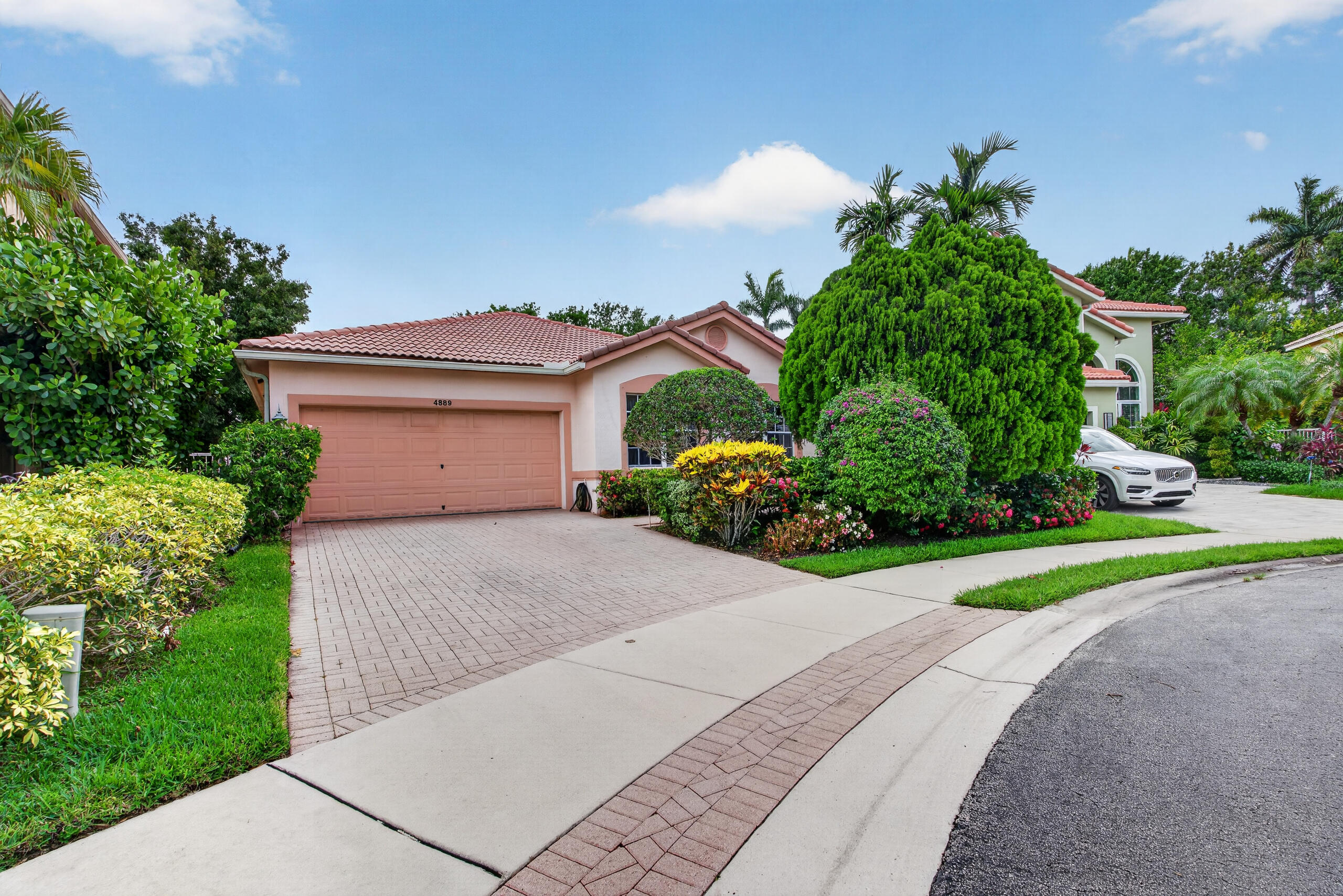 4889 N Classical Boulevard