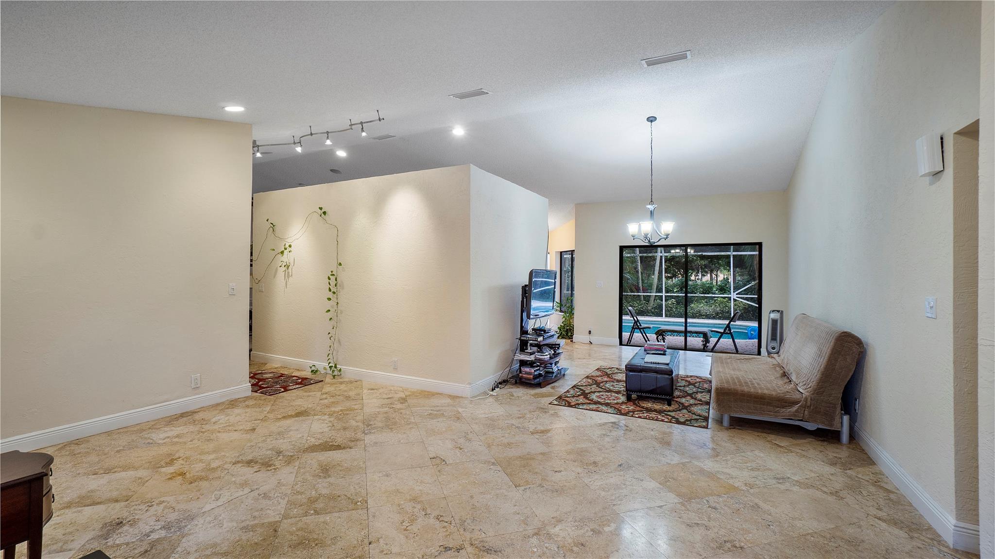 6288 NW 47th Ct
