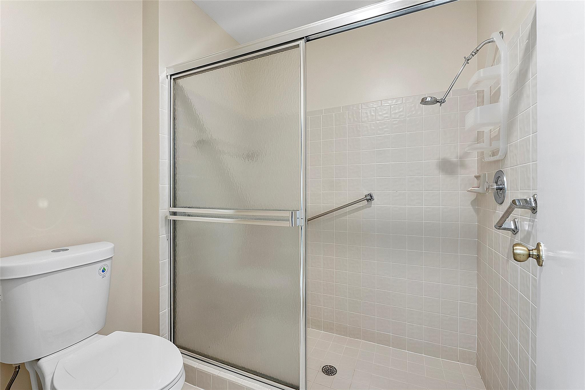 WHISPER WALK SEC C CONDO - Residential