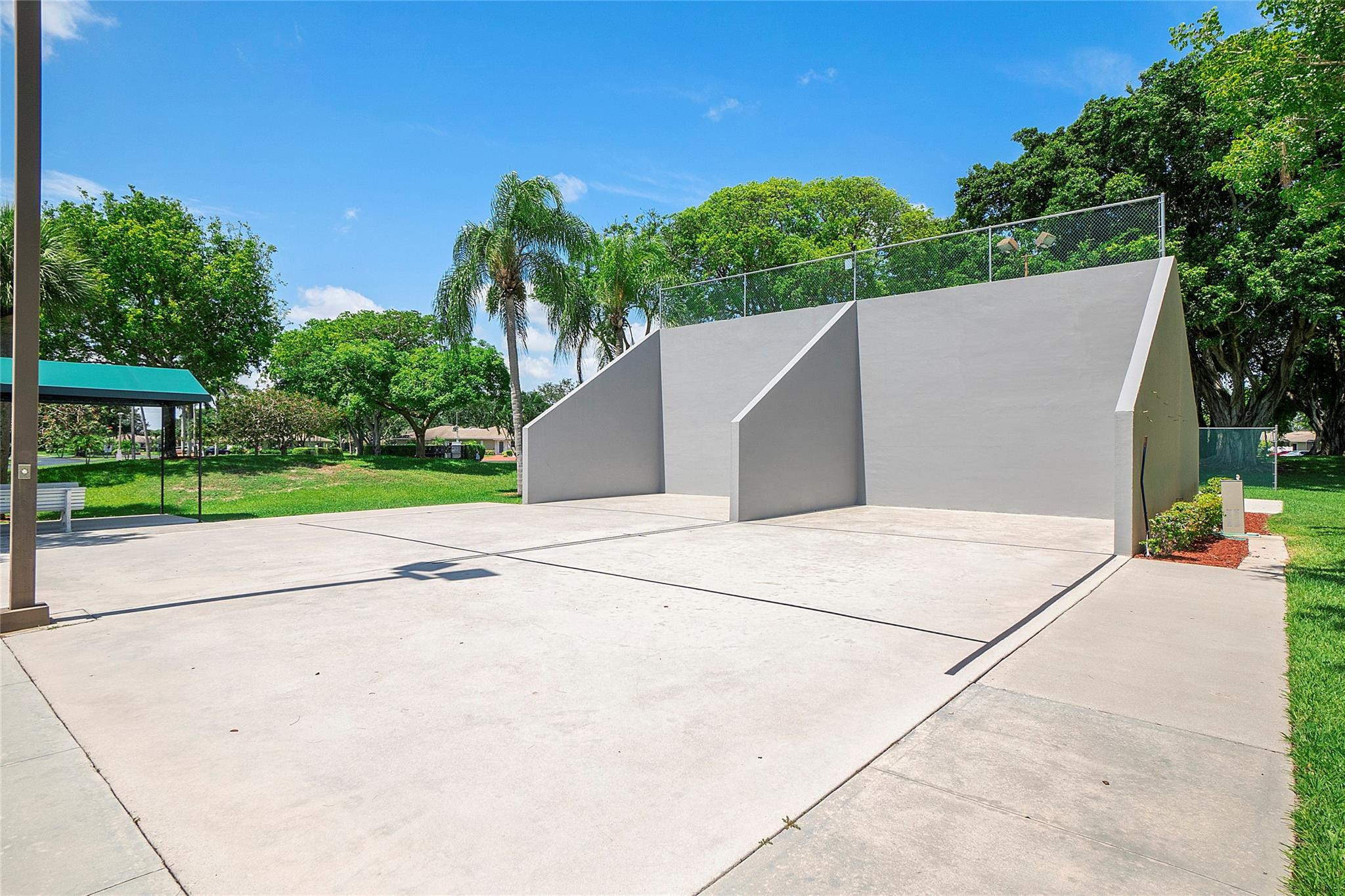 WHISPER WALK SEC C CONDO - Residential