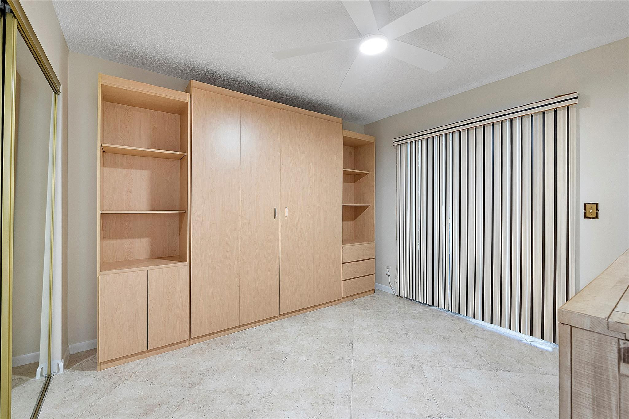 WHISPER WALK SEC C CONDO - Residential