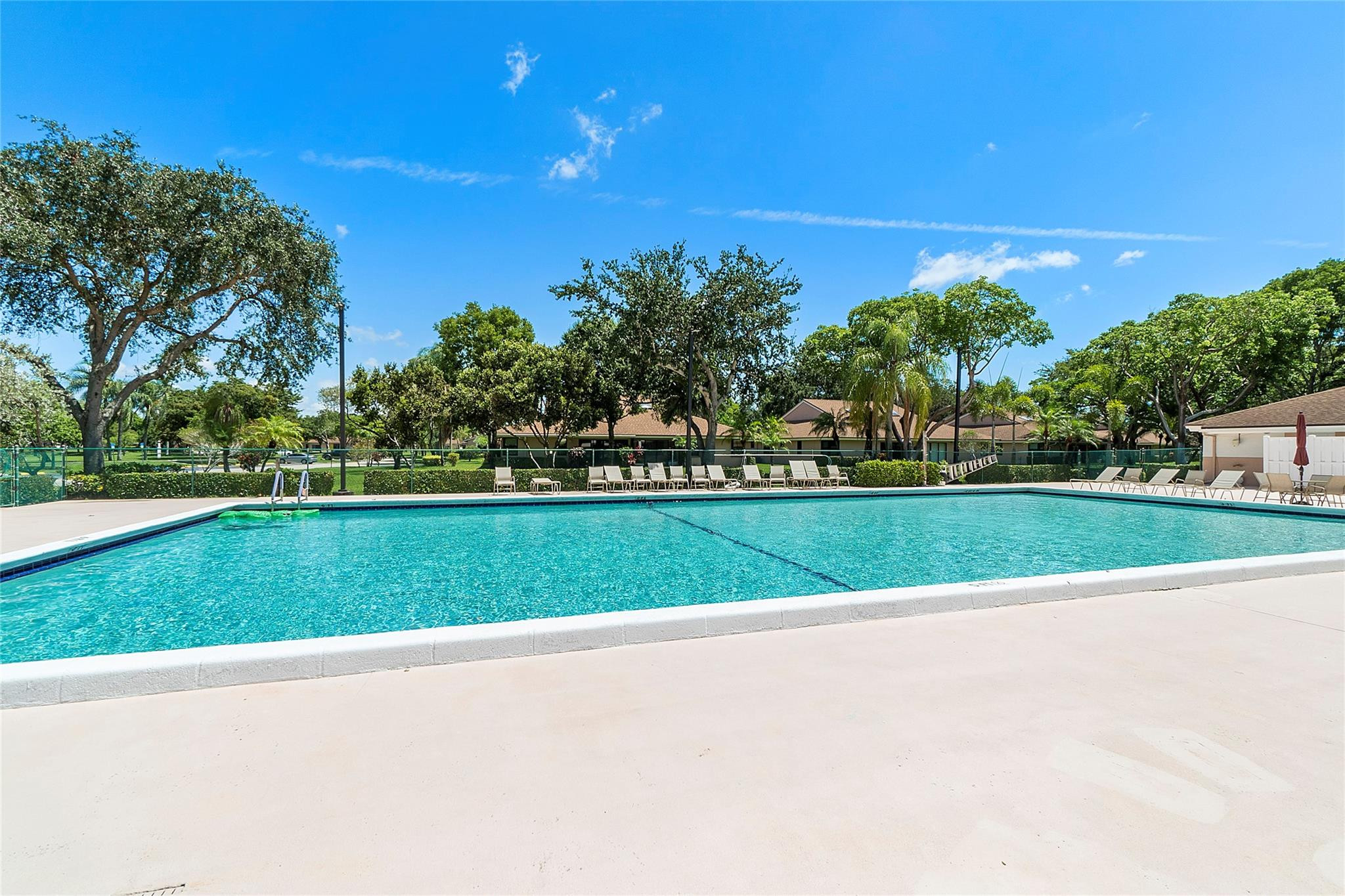 WHISPER WALK SEC C CONDO - Residential