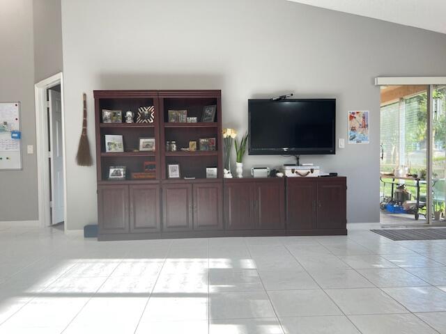 SHANGRI-LA AT WOODMONT - Residential Lease