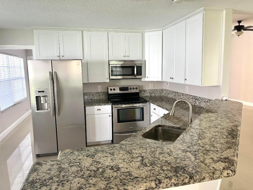 EMERALD FOREST OF WELLINGTON - Residential Lease