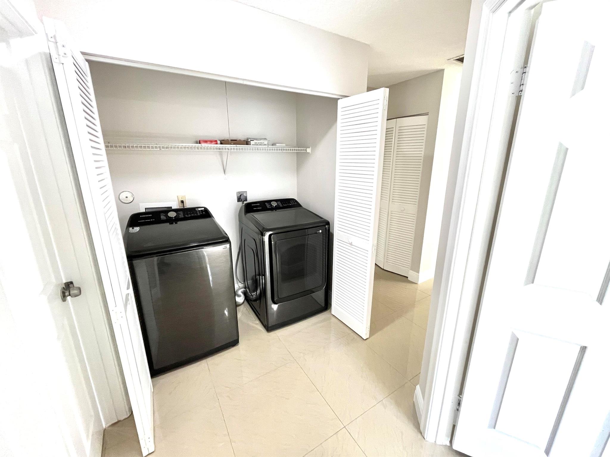 EMERALD FOREST OF WELLINGTON - Residential Lease