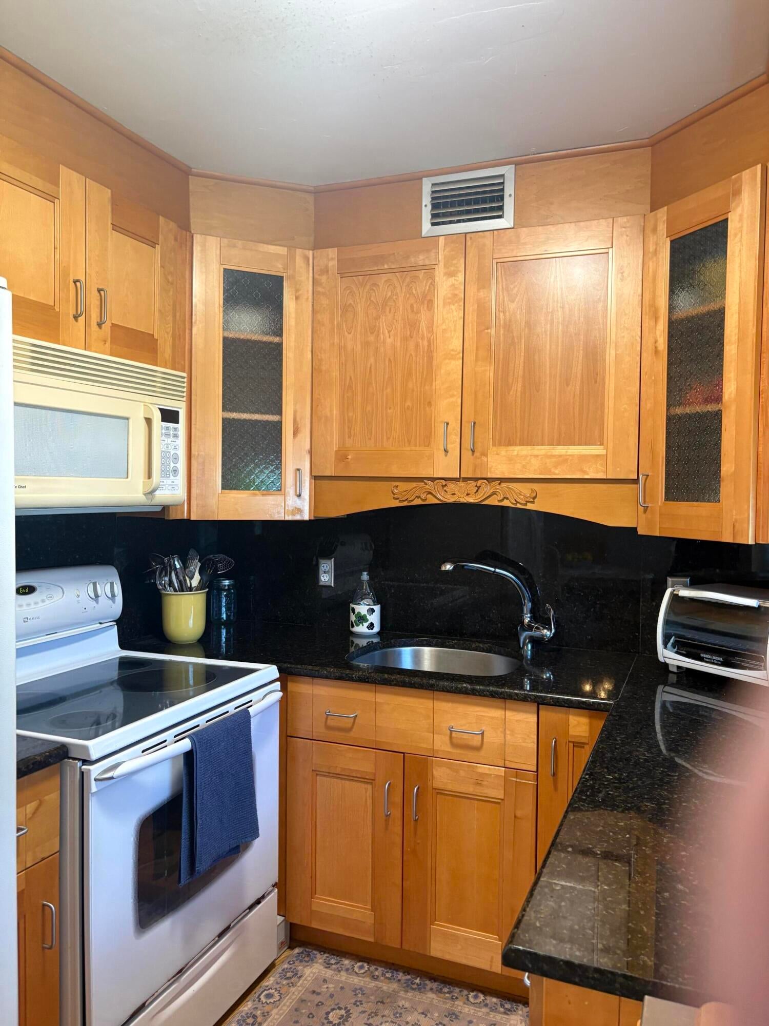 25 Kent B, West Palm Beach FL 33417