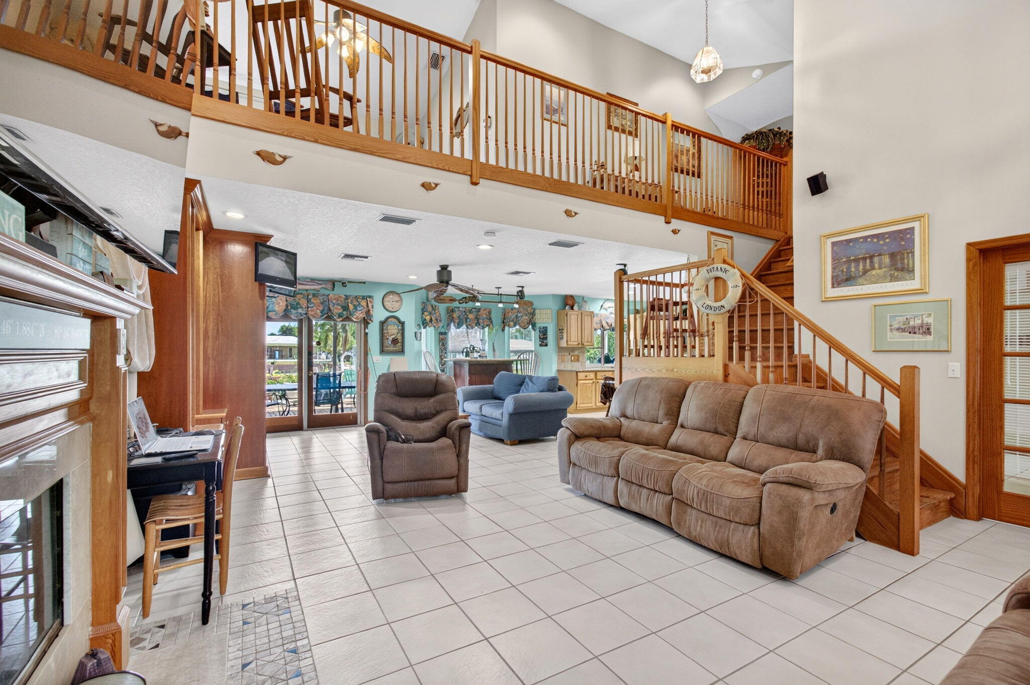 502 VENICE Drive