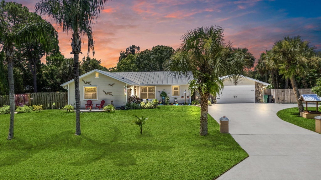 Photo of 1201 Savannah Street, Fort Pierce, FL 34982 (MLS # R11012593)