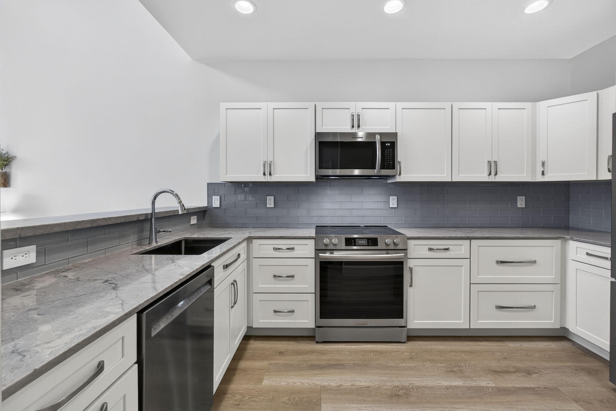 WELLINGTONS EDGE - Residential Lease