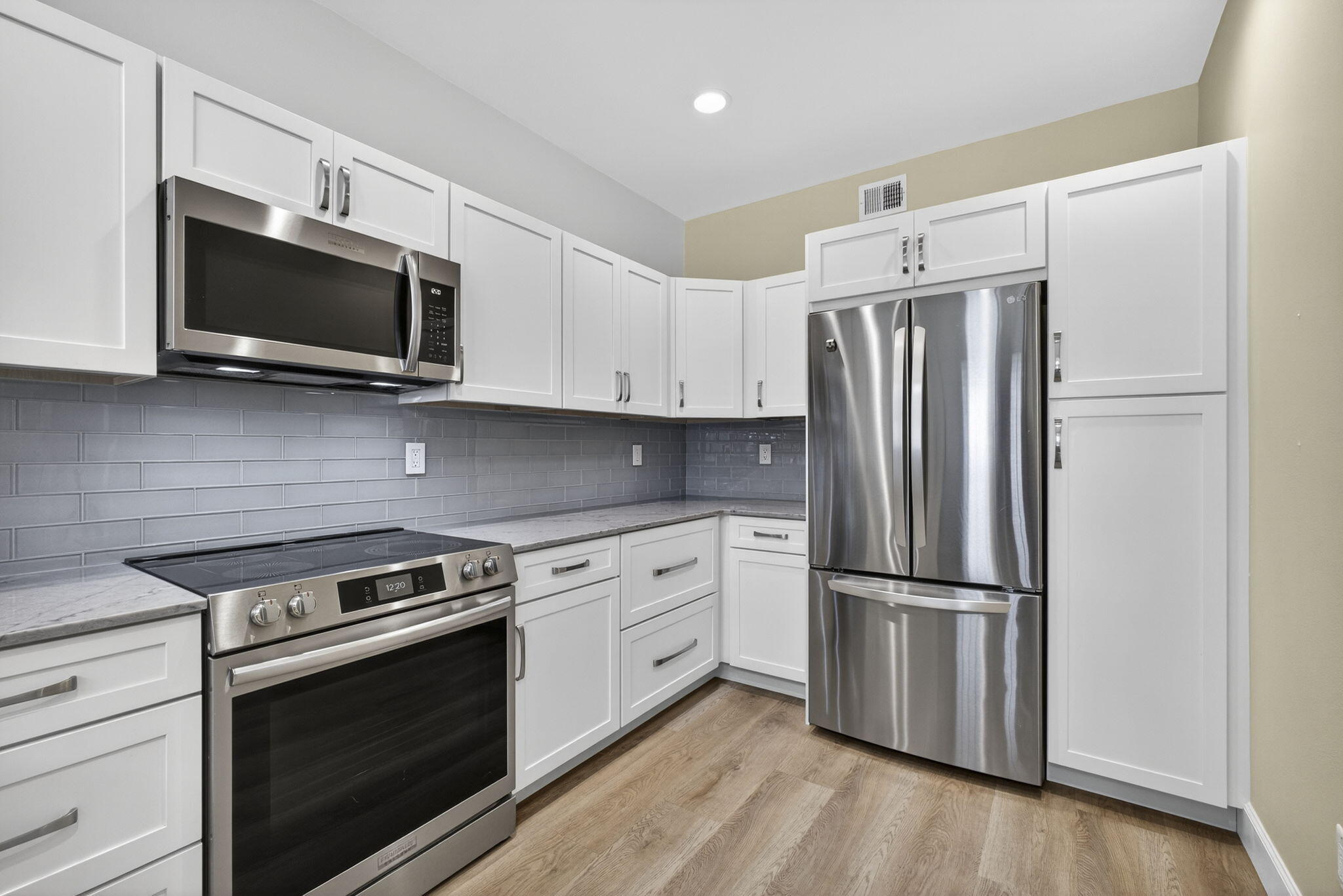WELLINGTONS EDGE - Residential Lease