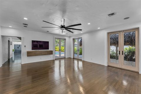 Single Family Residence in Fort Lauderdale FL 820 8th St St 22.jpg