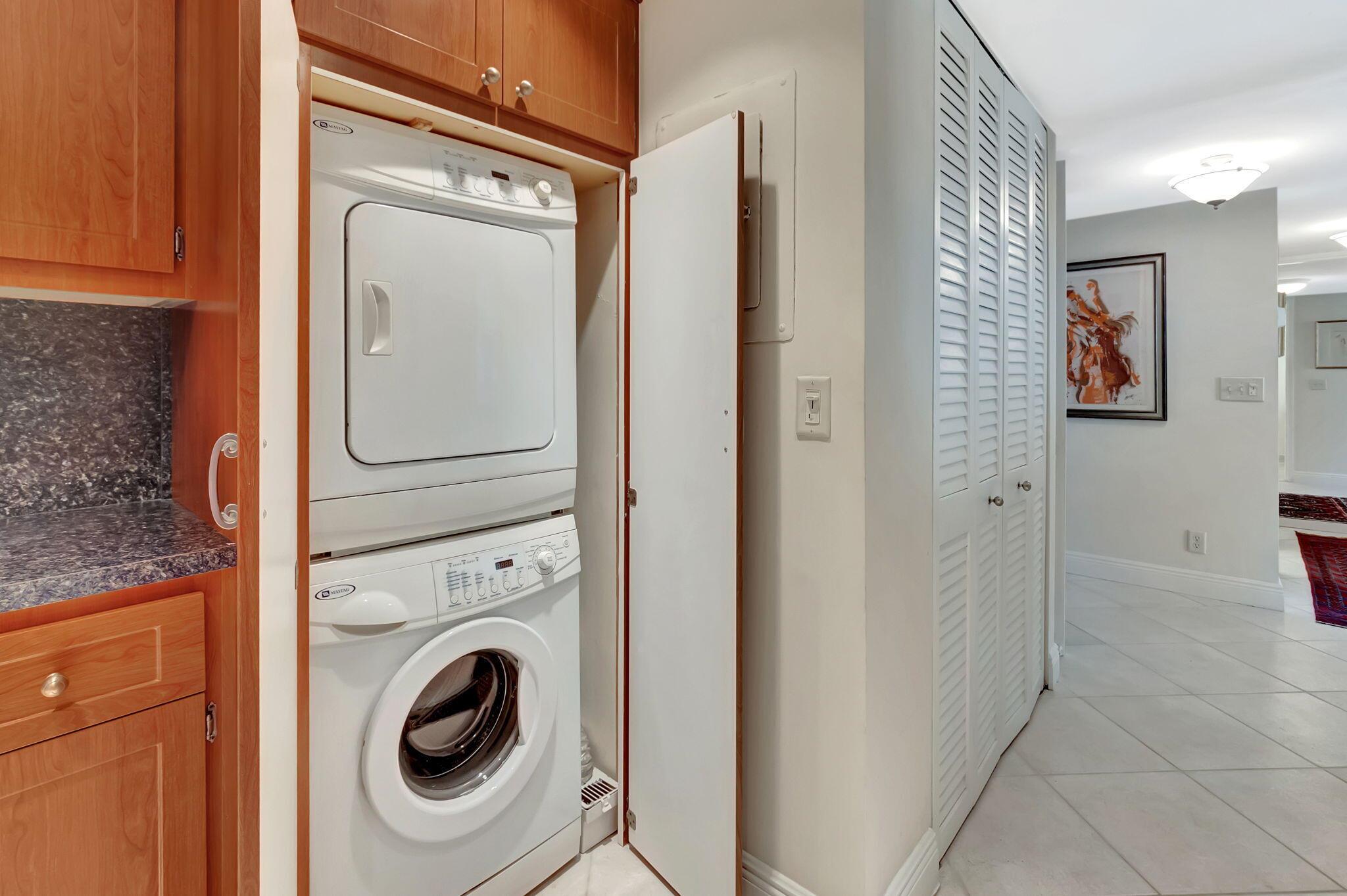 COASTAL HOUSE CONDO - Residential