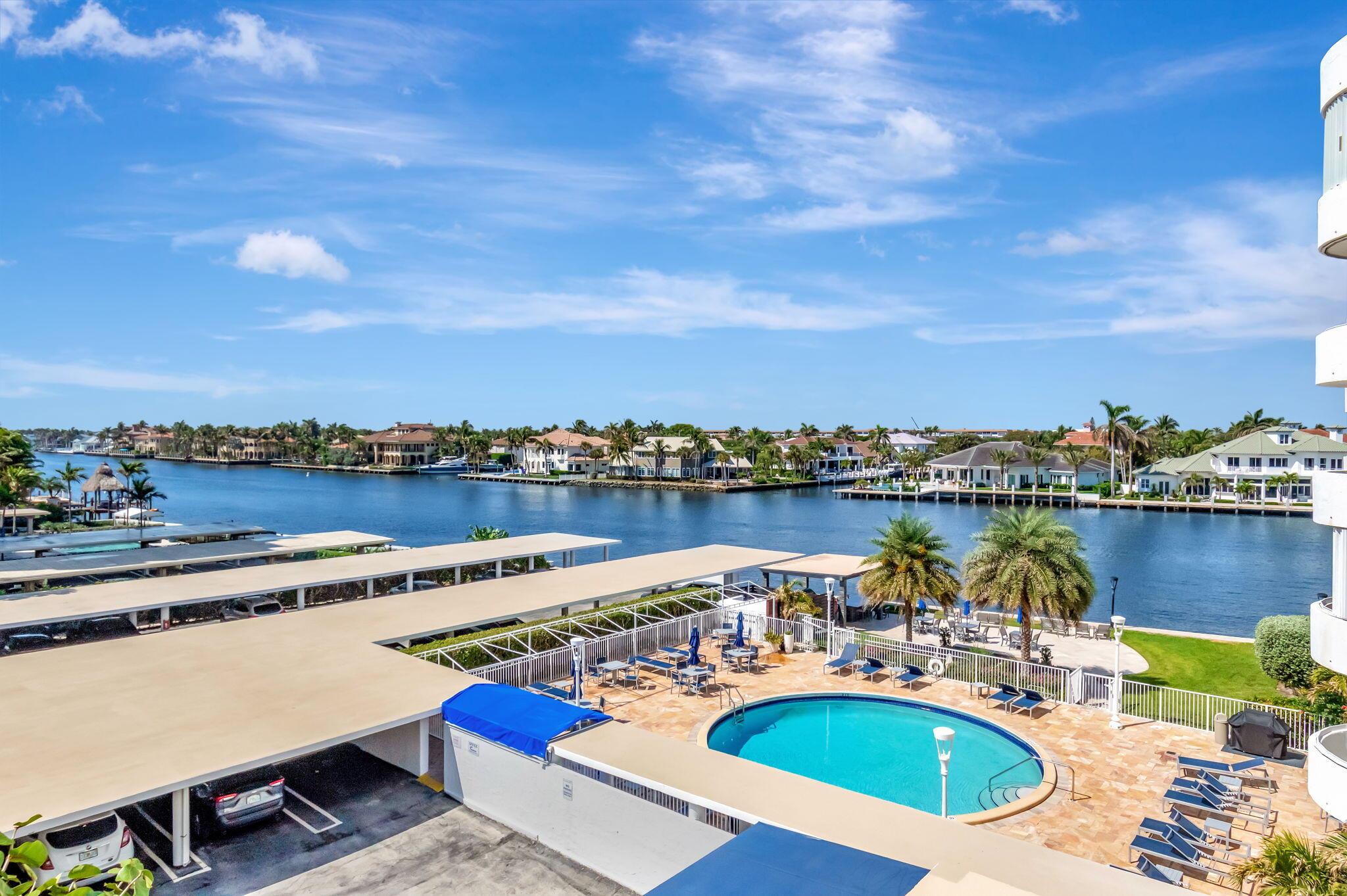 COASTAL HOUSE CONDO - Residential