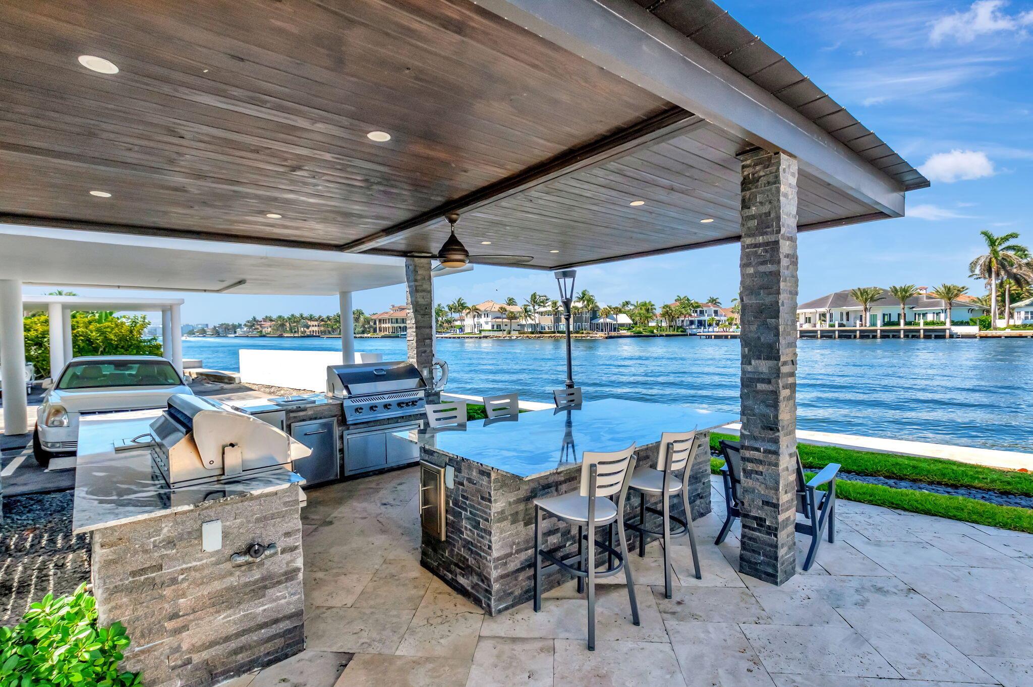 COASTAL HOUSE CONDO - Residential